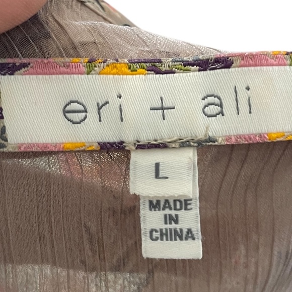 Eri+ Ali Women's Beige Floral Plated‎ Hem Tunic Ruffle Crew Neck Blouse Large - Picture 5 of 8